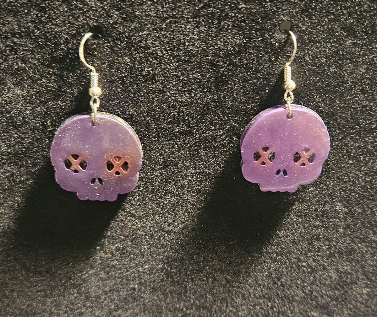 Cross eye skull earrings 