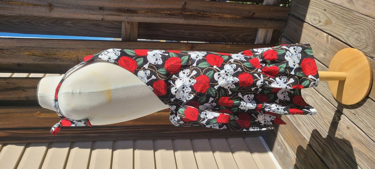 Skulls and Roses Apron