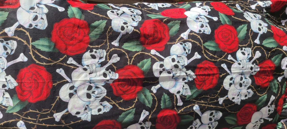 Skulls and Roses Apron